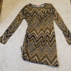 Cute maternity long sleeve dress, multicolored chevron pattern